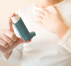 Schweres eosinophiles Asthma: Biologikatherapie ermöglicht Steroideinsparung bei anhaltender Symptomkontrolle