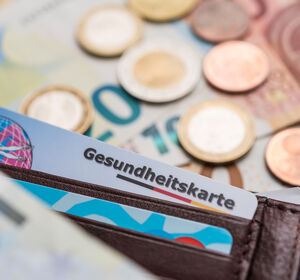 Zusatzbeitrag zur GKV steigt so stark wie noch nie